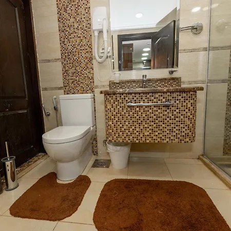 The Expert In Ocean Blue Near Airport Apartment Cairo Exterior photo
