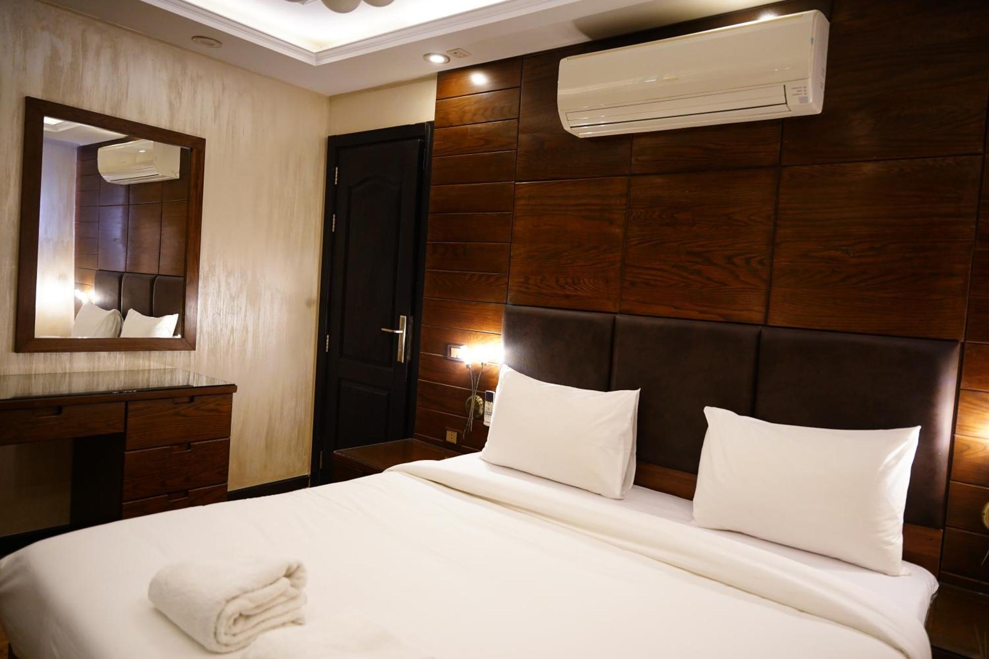 The Expert In Ocean Blue Near Airport Kair