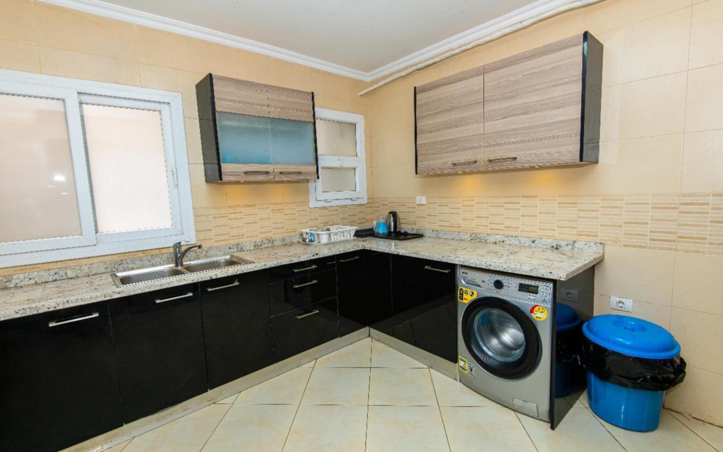 The Expert In Ocean Blue Near Airport Apartament Kair