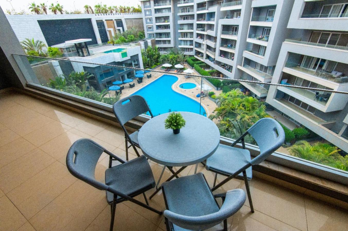 The Expert In Ocean Blue Near Airport Apartament Kair